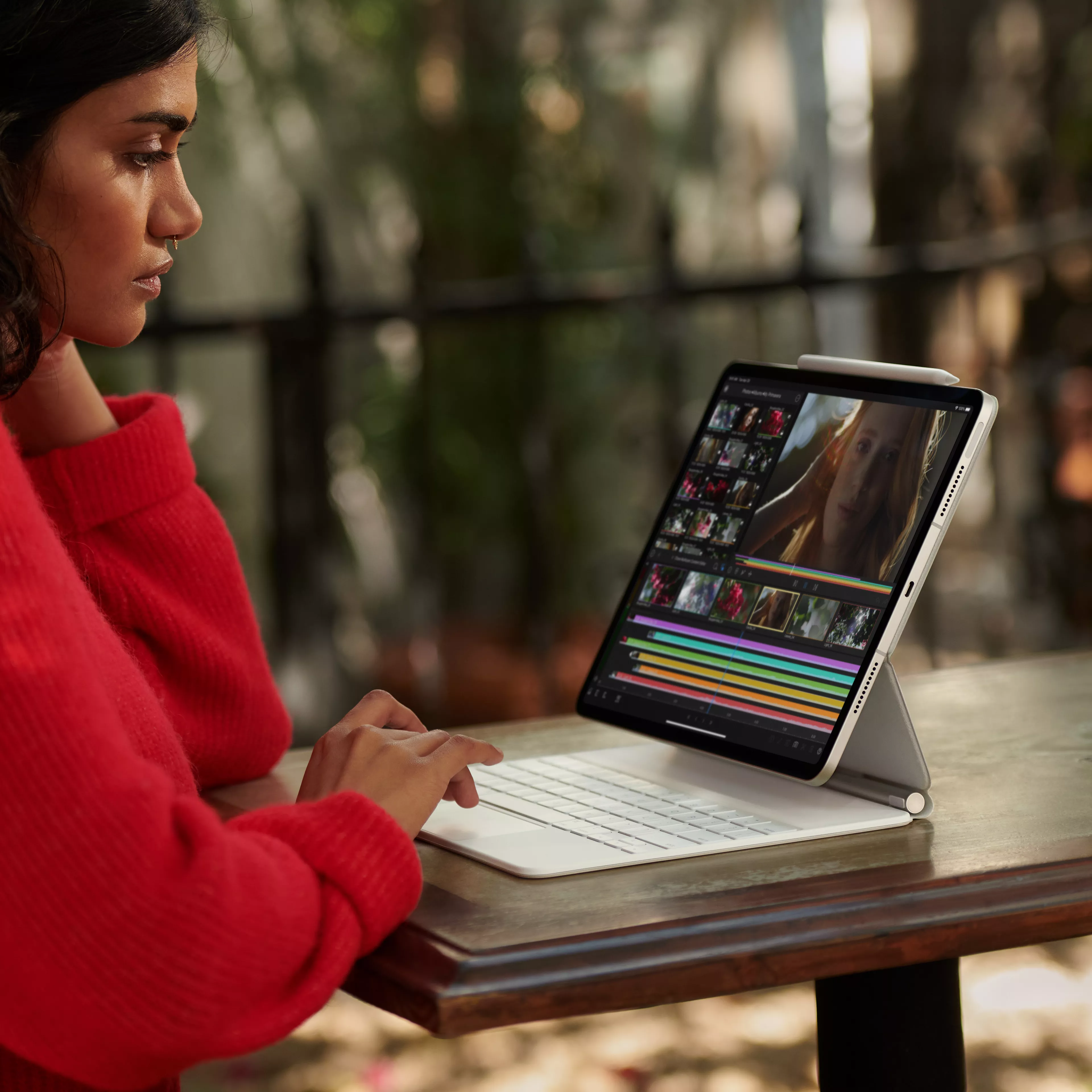 12.9-inch Apple iPad Pro (2021) 2TB in Space Gray image 4