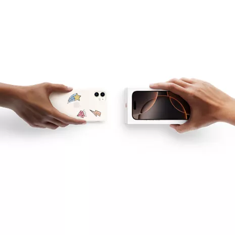 Apple iPhone 16 Pro Max​​  Titanio del desierto​​  image 4 of 6 