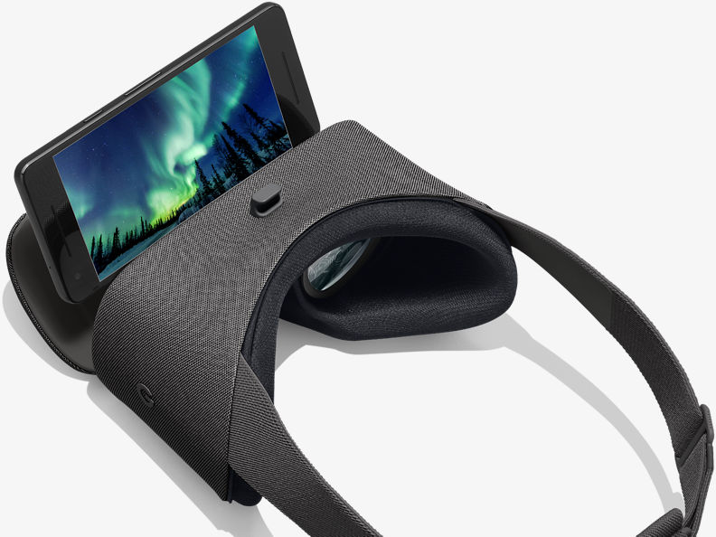 Google Daydream View with smart phone