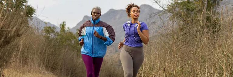 runners on a trail