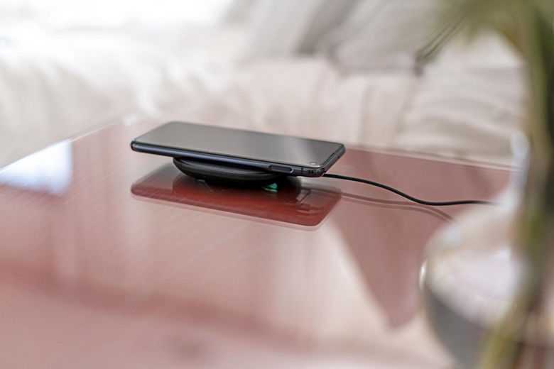 mophie wireless charging pad with fast charge Verizon