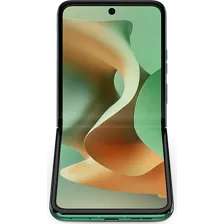 Motorola razr 2025 PANTONE Spring Bud image 3