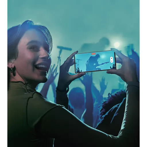  Experience the super-smooth video capture. 