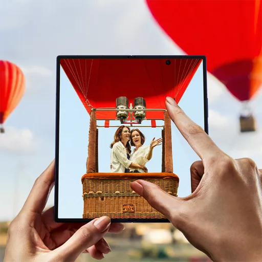 200MP camera on a Fold.