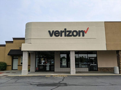 Exterior of Verizon Wireless store in Citrus Heights, CA