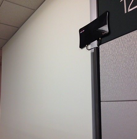 Wall mount antenna